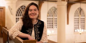 Foto van cultuurhistoricus Celine Oldenhage die is geïnterviewd door Maartje Amelink